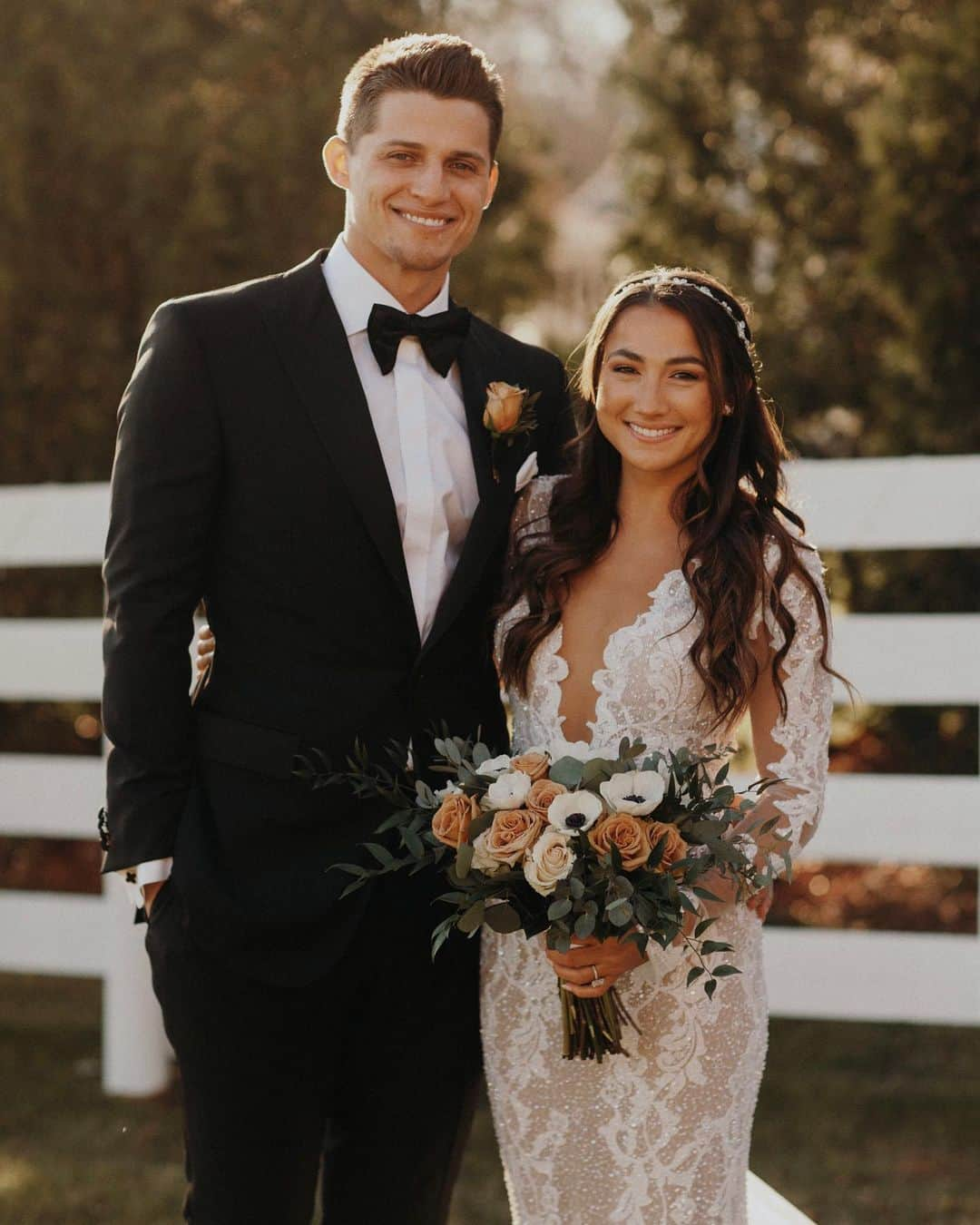 Los Angeles Dodgersさんのインスタグラム写真 - (Los Angeles DodgersInstagram)「Congratulations, Mr. and Mrs. Seager!」12月7日 5時41分 - dodgers