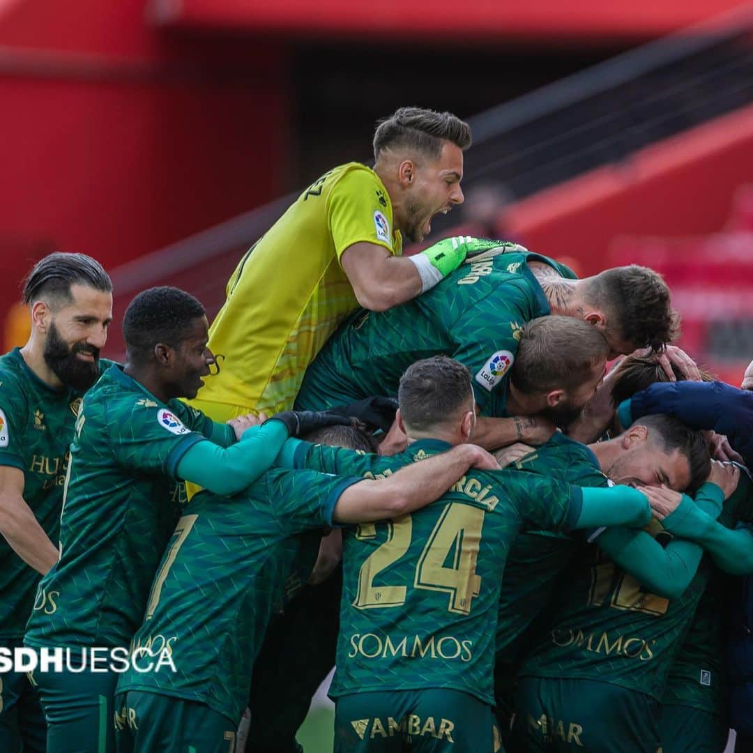 パブロ・マフェオのインスタグラム：「Mas unidos que nunca❤️⚽️ #sinreblar」