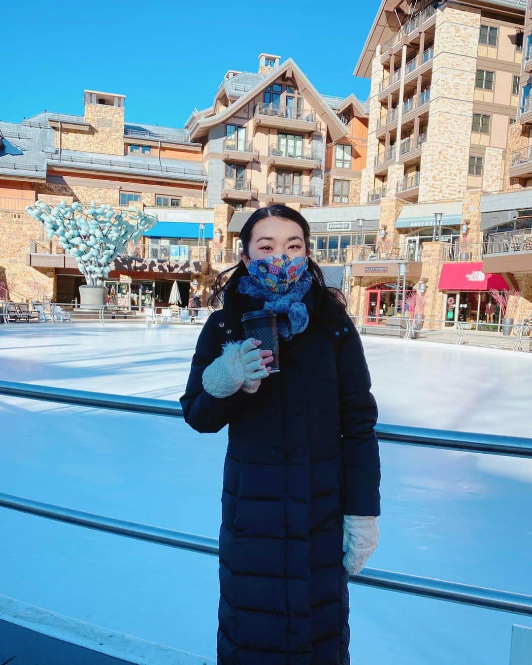 カレン・チェンさんのインスタグラム写真 - (カレン・チェンInstagram)「all bundled up ✔️ . . . 📸: @campulk ✨」12月7日 6時53分 - karebearsk8