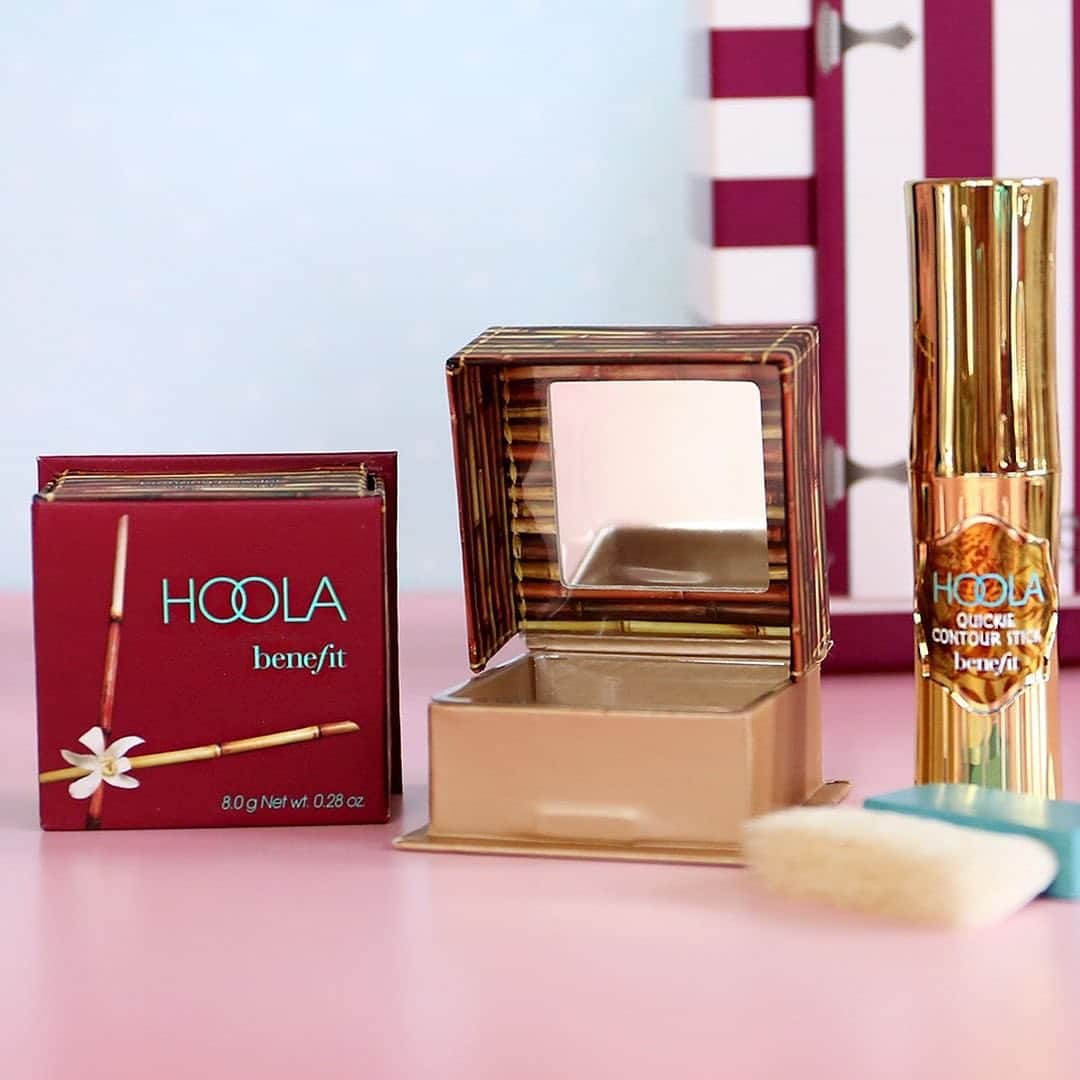 Benefit Cosmeticsさんのインスタグラム写真 - (Benefit CosmeticsInstagram)「Faking vacation mode with our #hoola essentials! ☀️ What’s next on your travel bucket list?! #benefit」12月7日 7時09分 - benefitcosmetics