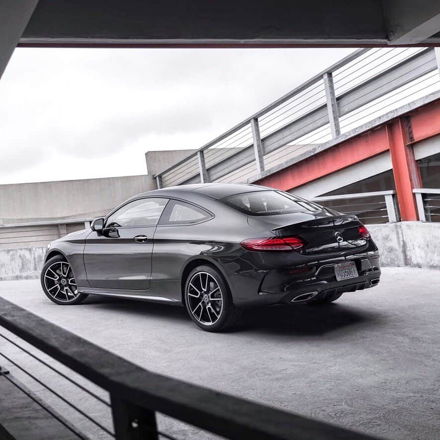 メルセデス・ベンツさんのインスタグラム写真 - (メルセデス・ベンツInstagram)「What do you think? Is the Coupé your preferred body style for the C-Class?  📷 via @mercedesbenzusa #MercedesBenz #Cclass #Coupe」12月7日 7時21分 - mercedesbenz