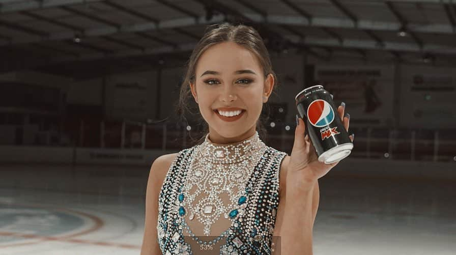 カイラニ・クレインのインスタグラム：「Guys, the Pepsi Max Taste Challenge is BACK, so I thought I would add a little drama to the challenge and kick off the nationwide debate by settling it with a simple sip at my local ice-rink!    Flexing my favourite catch foot combination on the ice rink, blindfolded, didn’t stop me from taking a simple sip - it was easy to taste my favourite cola. ☺️   Watch the video to discover my preferred pick!    Want to get amongst the fun? Film yourself taking a simple sip while showing off your most impressive skill and use the tags below.   @pepsimaxaus #FlavourFavourstheBold #pepsimaxtastechallenge #maxtastenosugar #ad」