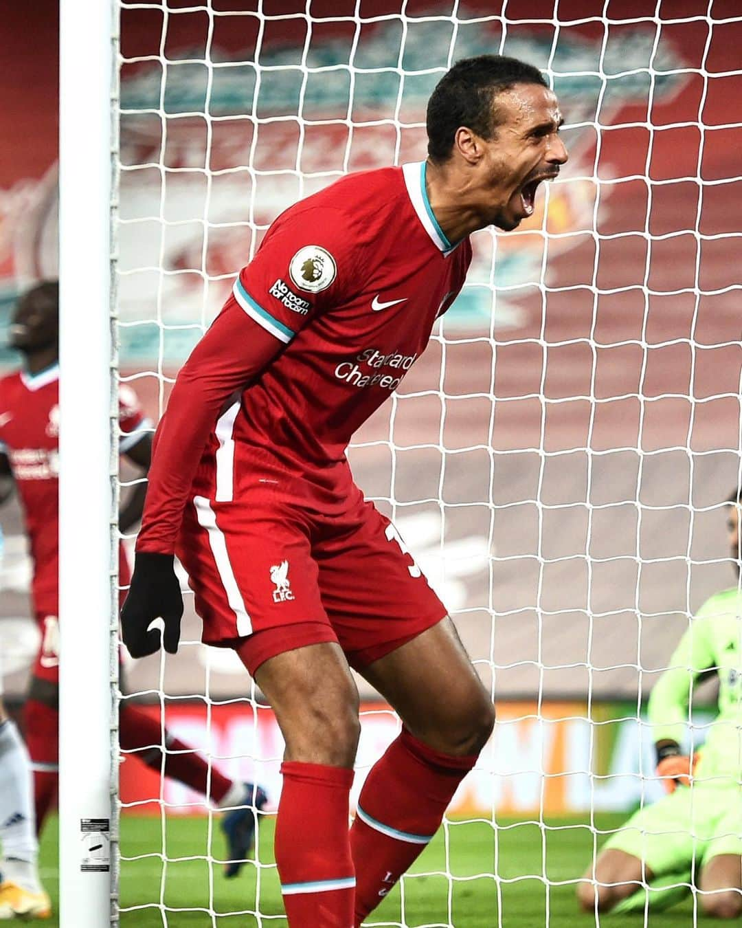 リヴァプールFCさんのインスタグラム写真 - (リヴァプールFCInstagram)「THAT celebration in front of the Kop 🤩❤️ #LFC #Liverpool #LiverpoolFC #PL #PremierLeague」12月7日 7時17分 - liverpoolfc