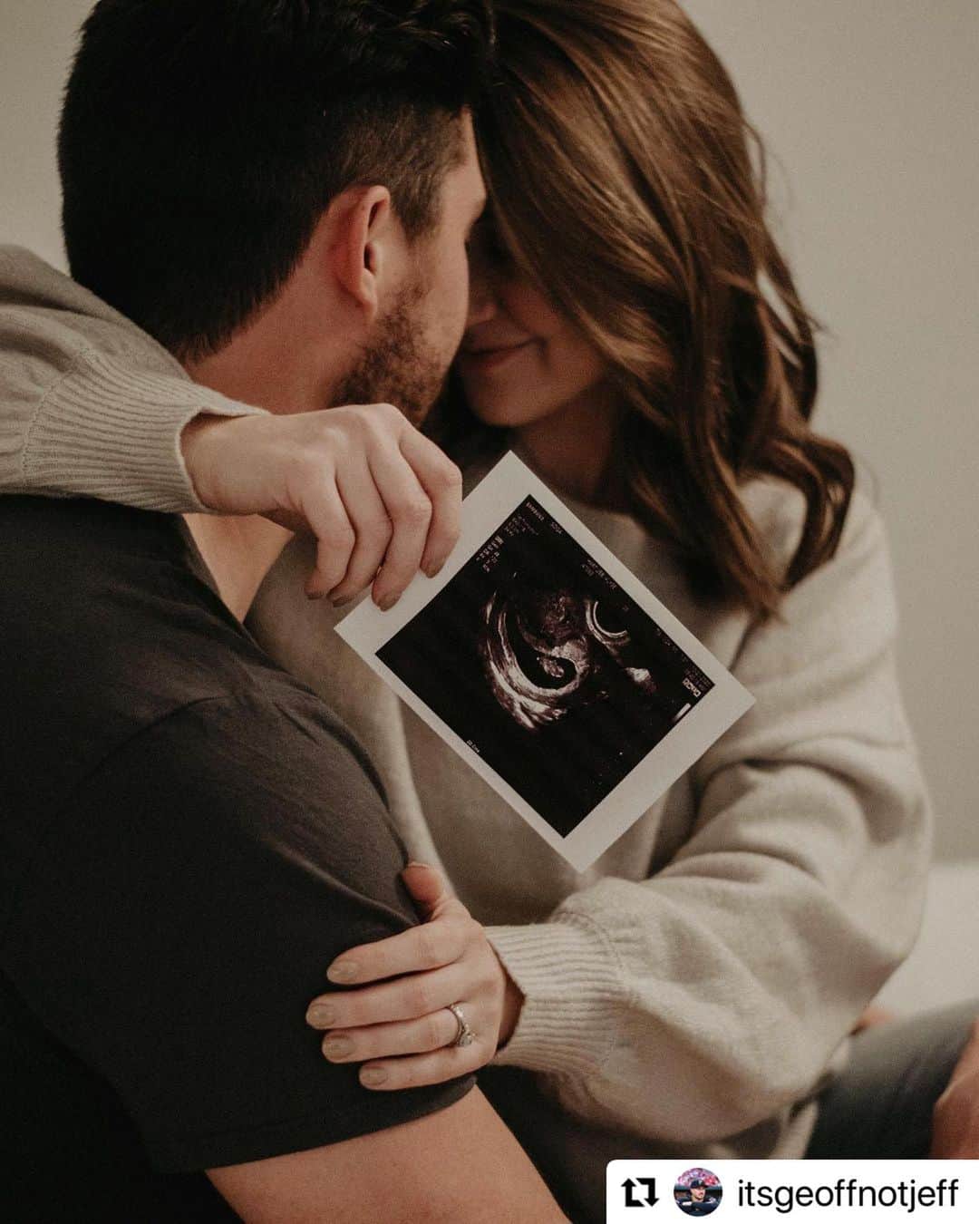ピッツバーグ・パイレーツのインスタグラム：「Congrats to Geoff and his wife, Alyse! 💛」