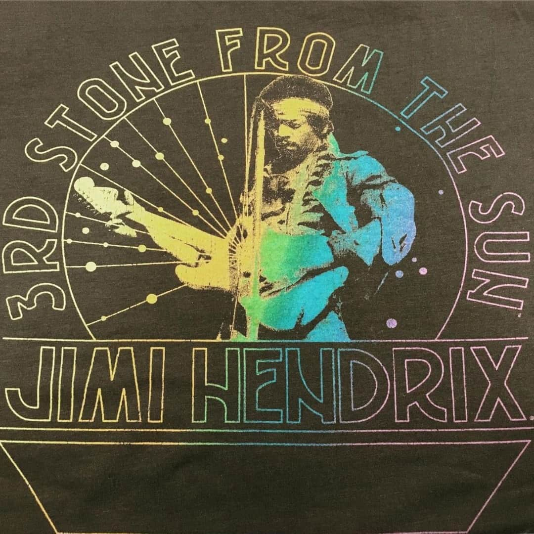 チェイサーさんのインスタグラム写真 - (チェイサーInstagram)「Obsessed With all of our new graphics!⚡️😍 Like this one inspired by #jimihendrix //// #chaserbrand @datscute81 #bandtee #graphictee #bandtshirt」12月7日 7時30分 - chaserbrand