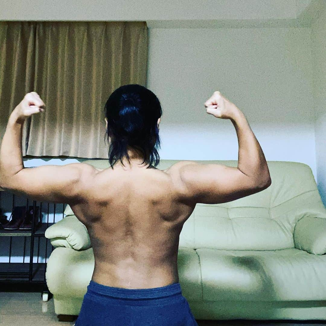 里村明衣子さんのインスタグラム写真 - (里村明衣子Instagram)「身体チェック✔︎ #筋トレ #bodymake #muscle #prowrestling #priwrestler #女子プロレス #女子プロレスラー #仙台 #仙女 #宮城県 #sendaigirlspro」12月7日 7時41分 - meiko_satomura