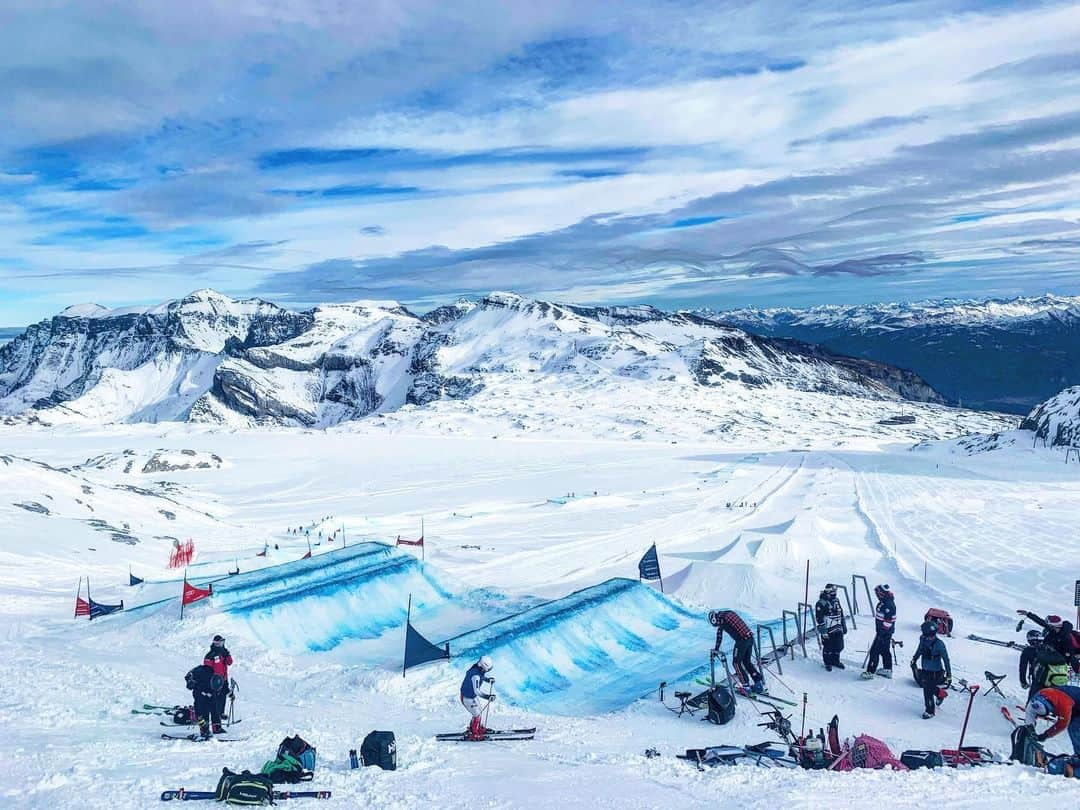 梅原玲奈のインスタグラム：「Thank you @laax for great training⛷ #skicross  #スキークロス #スキー」