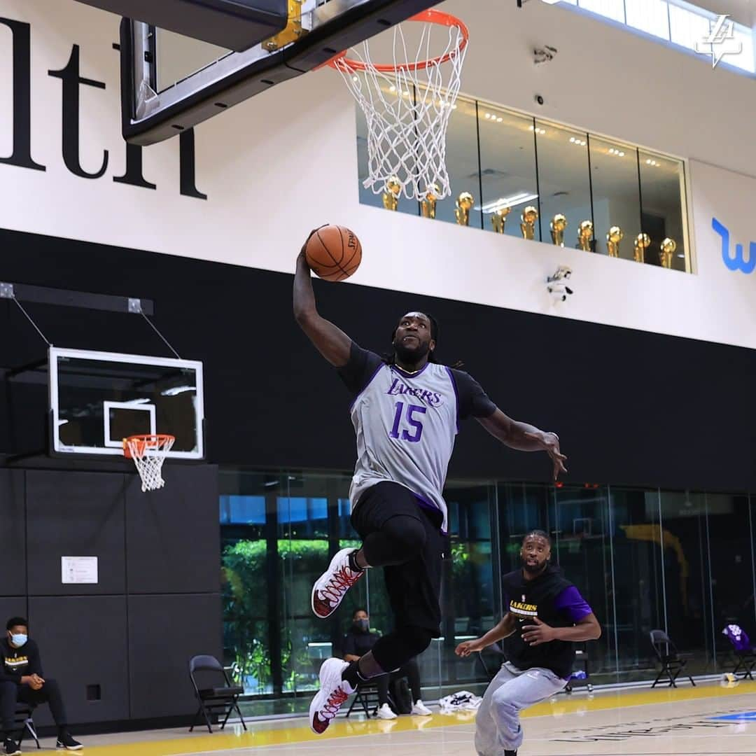 Los Angeles Lakersさんのインスタグラム写真 - (Los Angeles LakersInstagram)「The first step of a new journey.」12月7日 8時40分 - lakers