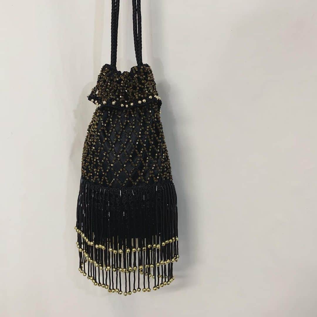 i nouのインスタグラム：「. SOLD.  beads fringe bag #inou_vintageclothing」