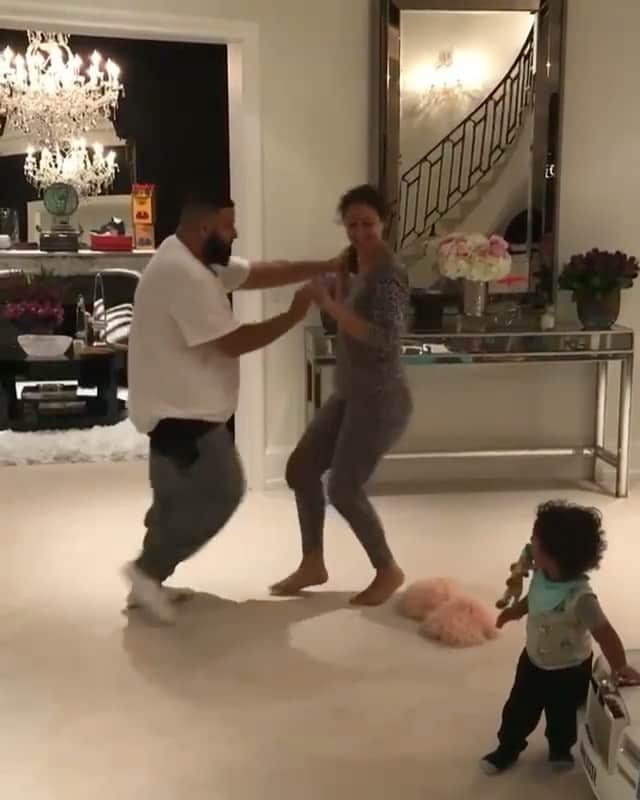 のインスタグラム：「HAPPY BDAY MY LOVE !!!!!!!! Love is the most powerful ting in the world 🌎  Love is the 🔑 love is the light 💡 🌞  Love is the answer MORE LOVE !  GOD IS LOVE 🤲🏽 GOD IS THE GREATEST!」