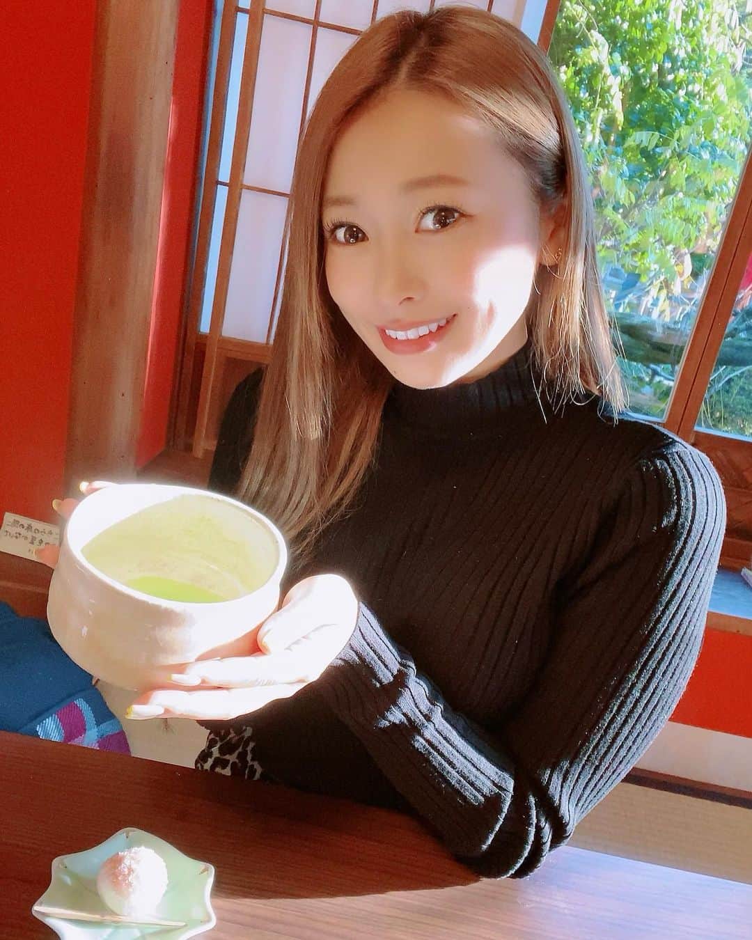 IORIさんのインスタグラム写真 - (IORIInstagram)「・ 茶室でお抹茶飲むの好き〜😌❤︎ ・ ・ ・ #金沢#石川県#兼六園#お抹茶#茶室 #名古屋#錦#錦3#シェリエ#GOLD#サロンドゴールド#salondegold#newドレス#キャバクラ#キャバ嬢#シャンパン#撮影#followforfollowback #likeforlike#キャバ嬢の日常」12月7日 9時06分 - iori_gold