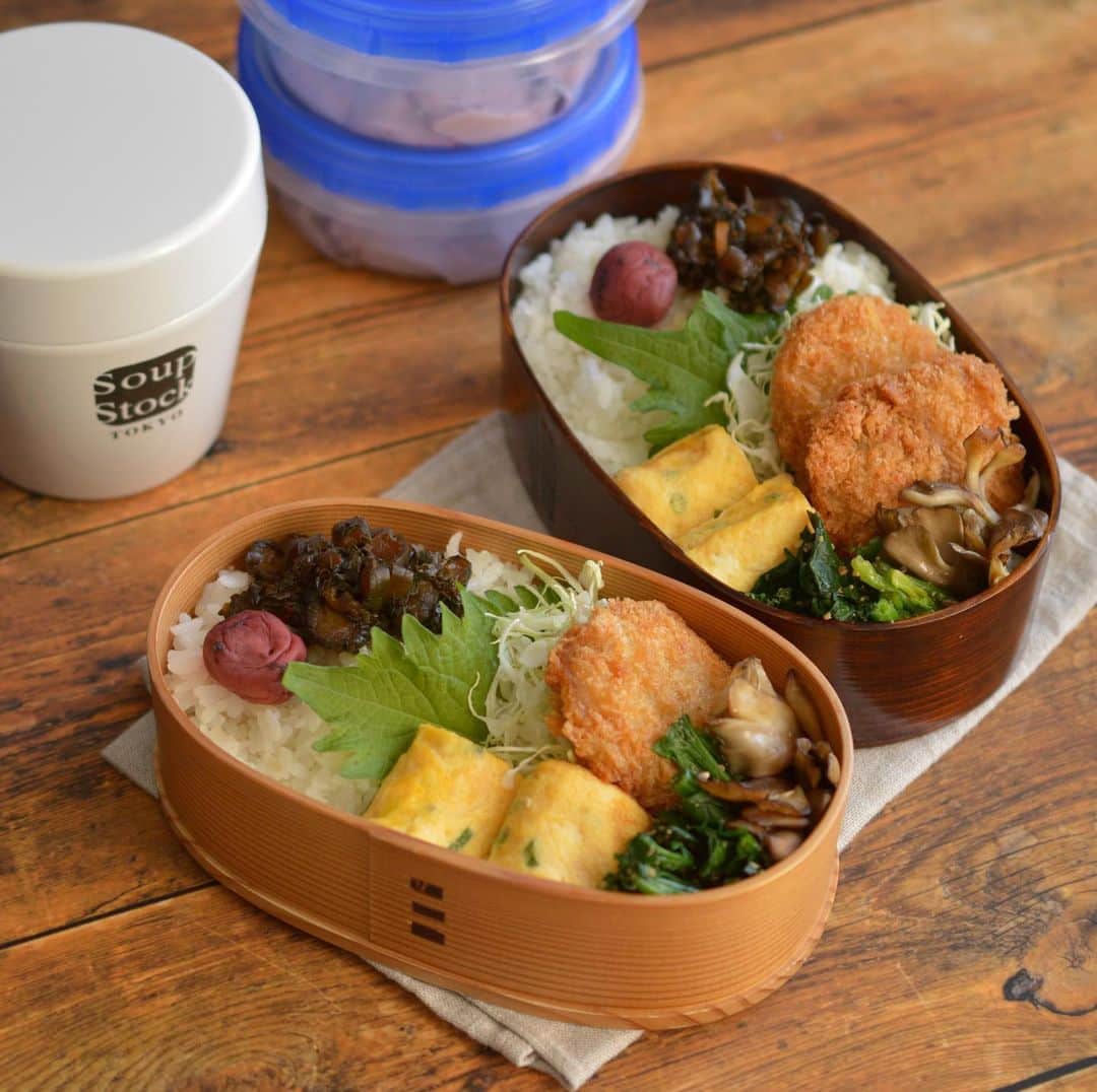 yukiyoのインスタグラム：「2020.12.7* ・ 今日のお弁当 ・ ピリ辛きゅうり漬物、梅干しごはん 青ネギ入り玉子焼き キャベせんにヒレカツ ほうれん草ごま和え 舞茸炒め ・ フルーチェに冷凍してあったブルーベリー入れたの お湯を入れるお味噌汁 ・ ・ 金曜日に有給休暇を取りまして 栃木・益子町の小さな山へ行きました。 小さいと言っても尾根づたいに複数の山を縦走できて とても楽しい山でした。 下山後のピザも美味しかった♡ ・ また行きたいなぁ すぐにでも笑 ・ ・ ・ #お弁当 #obento #bento #lunch #lunchbox #onthetable #japanesefood #暮らし #曲げわっぱ #lin_stagrammer #ロカリ #おうちごはんLover #マカロニメイト #IGersJP」