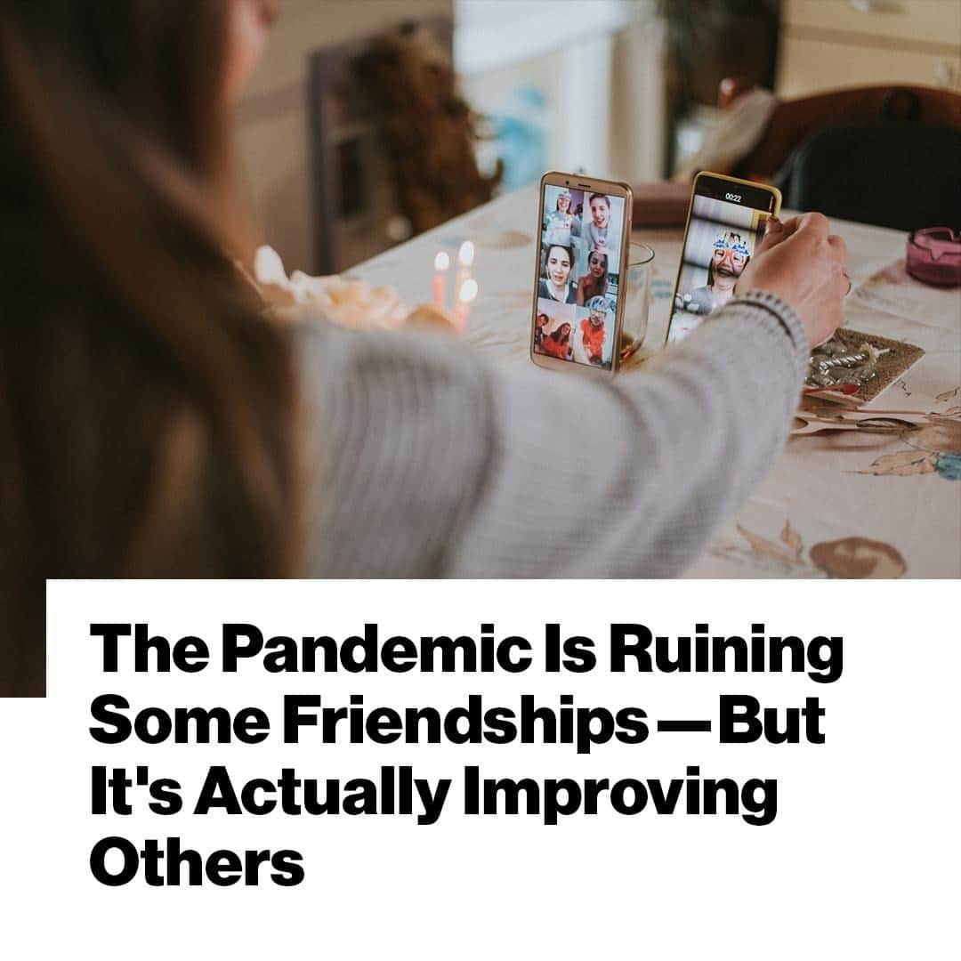 VICEさんのインスタグラム写真 - (VICEInstagram)「While differences over COVID has imploded the closeness between some people, others have rekindled old relationships with childhood and high school friends.⁠ ⁠ Nearly a year of pandemic-necessitated isolation has had a significant impact on friendships. Some have seen entire friendships dwindle or significantly weaken, after months of awkward conversations about risk assessment and mask wearing revealed previously unknown differences in values. Others felt a sort of flattening, realizing that acquaintances and long-held relationships can hold equal value in times of crisis. And others still have channeled feelings of pandemic nostalgia and a pining for simpler times into their friendships, using this year to rekindle childhood and high school relationships that had dimmed. ⁠ ⁠ Link in bio.⁠」12月7日 9時20分 - vice