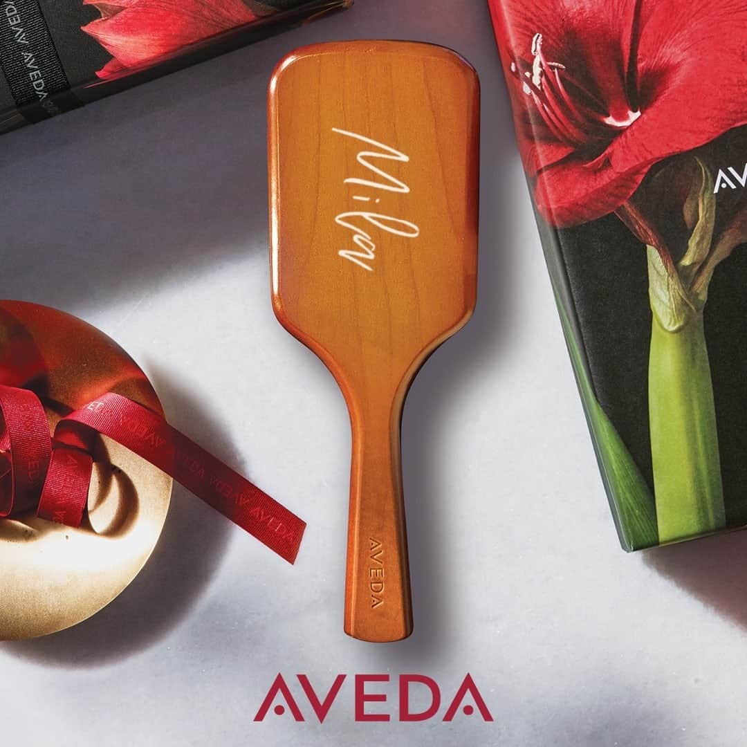 DFS & T Galleriaさんのインスタグラム写真 - (DFS & T GalleriaInstagram)「Enjoy a complimentary Hair & Scalp Check at Aveda to learn more about your unique hair needs and receive an exclusive gift upon any purchase.⁠ Try our Paddle Brush personalization service upon a purchase of any two items from Aveda, including the Paddle Brush! Available from Fridays to Sundays, December 1 to 31, 2020 at T Galleria by DFS, Macau, City of Dreams.⁠ ⁠ #TGalleria #ShopDutyFree #Aveda」12月7日 10時01分 - dfsofficial