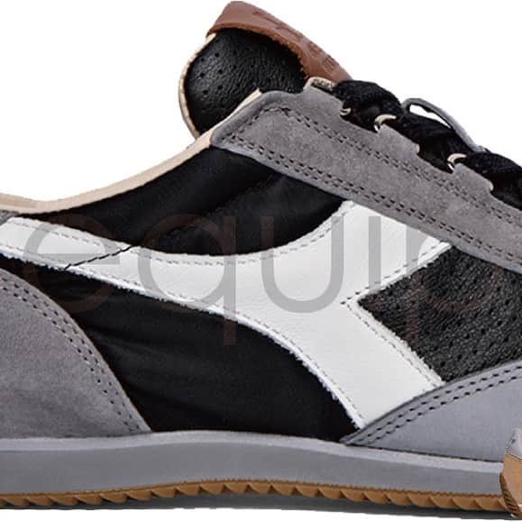ディアドラのインスタグラム：「. 【diadora PRODUCT INFORMATION】 . "equipe italy" . diadora heritageの象徴 "equipe" 70年代当時のシューズデザインを再現させ、製造工程に必要な木型(ラスト)とソール用の金型も70年代当時と同じものを採用。 ハイクオリティなマテリアルのみに拘ったイタリアンクラフトマンシップを感じられる名作。 イタリアの洒落者から始まり国内外問わず圧倒的な評価を得る大人に向けた極上の逸足。 Made in Italy . #diadora #diadoraheritage #equipe #madeinitaly #makeitbright #sneakers #ディアドラ #ディアドラヘリテージ #エキップ #メイドインイタリー #スニーカー」