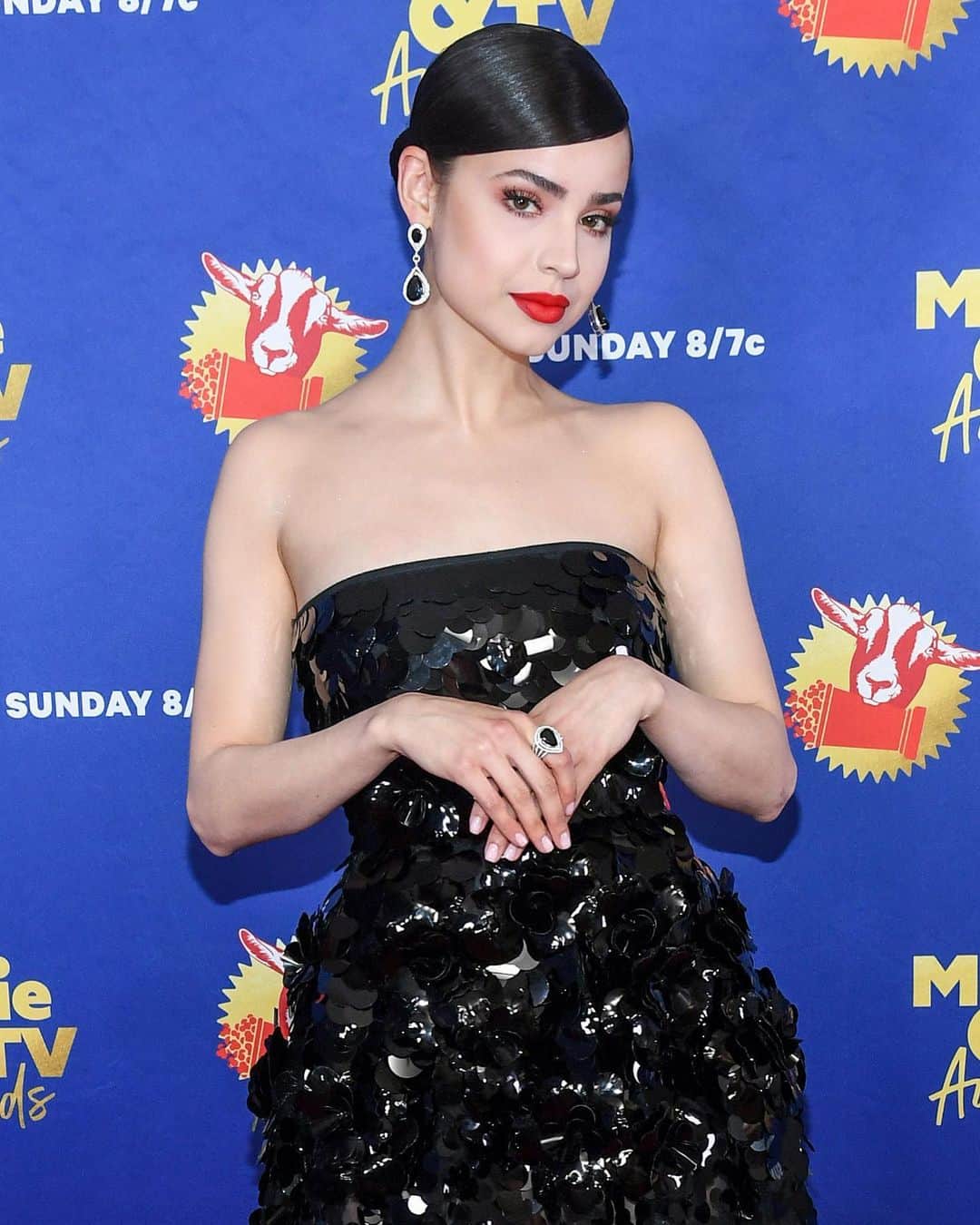 Just Jaredさんのインスタグラム写真 - (Just JaredInstagram)「@sofiacarson looks glam in a @maisonvalentino gown at the MTV Movie & TV Awards: Greatest of All Time #SofiaCarson #Valentino #MTVAwards Photos: Getty」12月7日 10時33分 - justjared