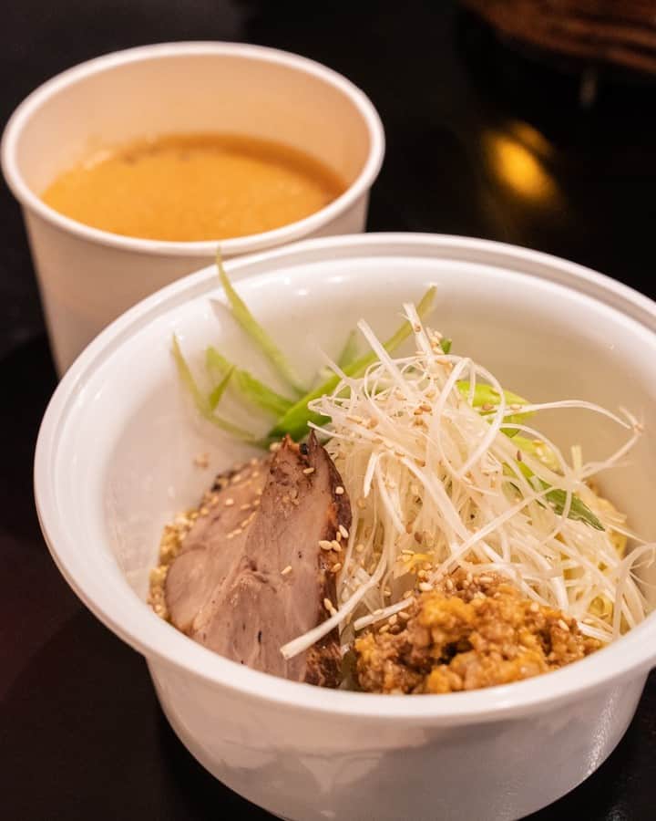 のインスタグラム：「ENJOY KOYUKI'S 🍜 AT HOME 😌 Available takeout & Uber Eats & DoorDash & Fantuan  #ramen #noodle #noodles #foodphotography #instafood #eeeeeats #eatvancouver #ramenforever #yvreats #yvrfoodie #604now #604eats #vancouverfoodie #vancityeats #vancouvereats #dishedvan #robsonstreet #ramenlover #ramennoodles #foodcouver #eatcouver #foodphotography #f52grams #japanesenoodles #noodlelover #narcityvancouver #curiocityvan #crunchvancouver #vanfoodie #eatwithme」