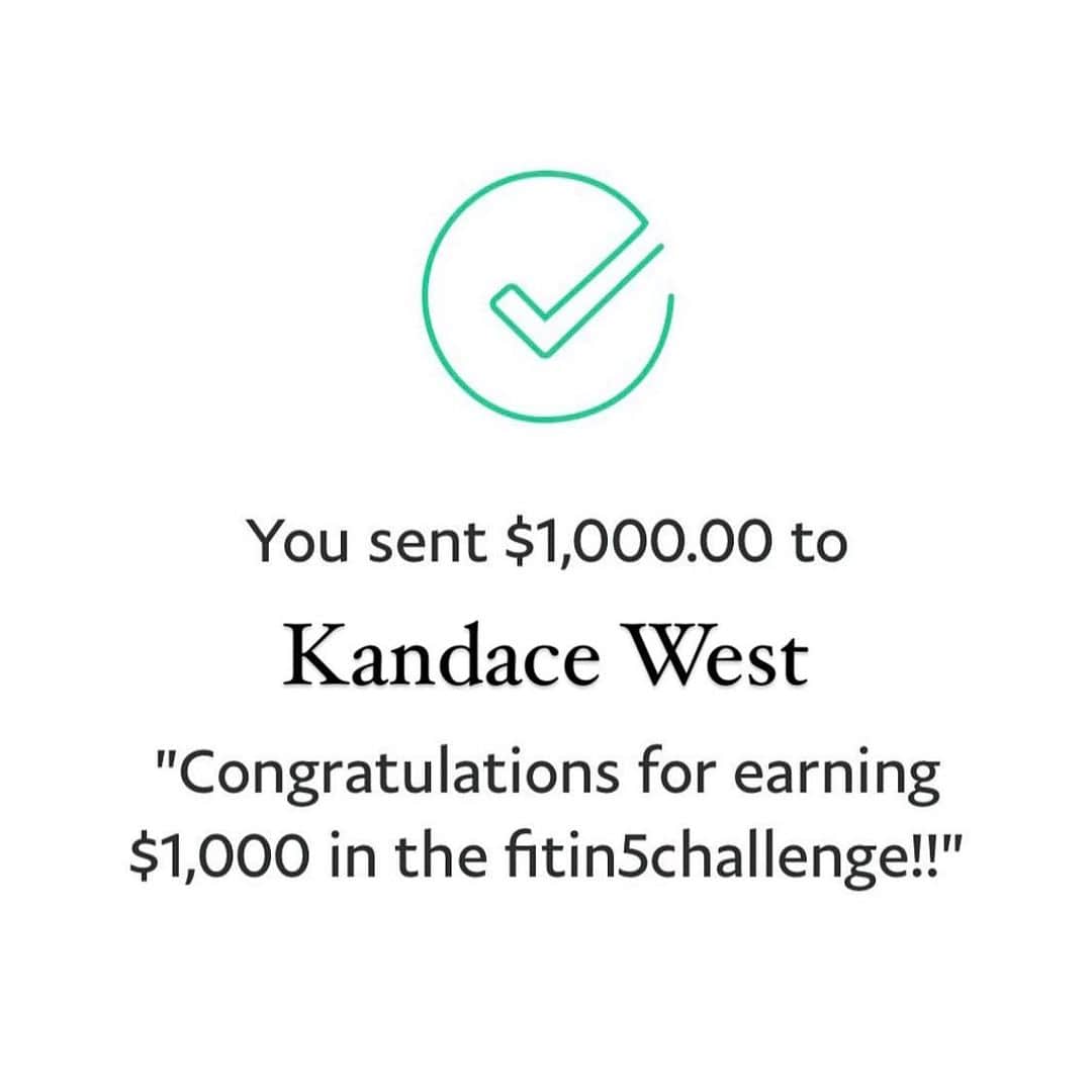 Paige Hathawayさんのインスタグラム写真 - (Paige HathawayInstagram)「Congratulations Kandace for earning $1,000!! Thank you for allowing the @fitin5challenge be apart for your new journey... V excited for you! 🔥@kandace_west  Kandace said that she struggled with her weight the last couple of years due to a car accident she was in.  Then Covid hit and the gyms shut down.  She had a hard time finding the right diet/workout routine. Kandace came across my @FITIN5challenge and was blown away by the amount of detail and care the challenge provides.  She said that we were extremely hands on, pushed her to keep working hard and the #Fitin5 Facebook community provided continued motivation.  There were days that were harder than others, but Kandace said she pushed her limits thanks to the platform and she’s blown away by her results. She said “This is just the beginning to my new fitness journey and life. Thank you so much FITIN5! This program literally changed my life!”  Today’s the last day to sign up for ONLU $159 and also receive a FREE SIGNED PHOTO! 👉🏼Fitin5.com」12月7日 10時45分 - paigehathaway