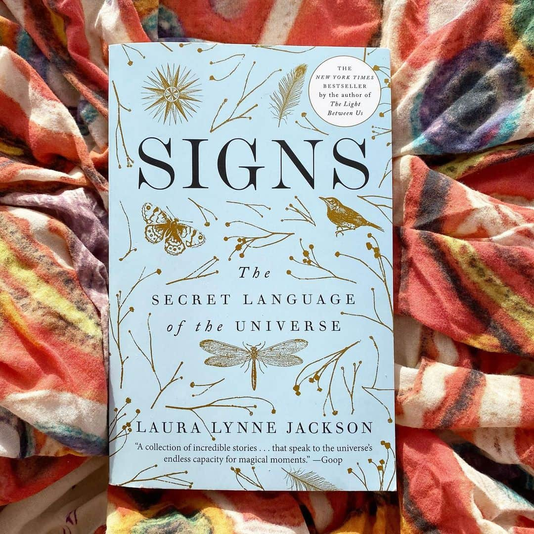 キャサリン ミッシェルさんのインスタグラム写真 - (キャサリン ミッシェルInstagram)「Yes to Signs 🙌Yes, please and thank you @lauralynnejackson  #booklove #author #psychic #manifestation #wisdom #aware #awake #perfectpresence #book #precious #meditate #vision #angels #protection #sundayfunday」12月7日 10時59分 - catherinemichiels