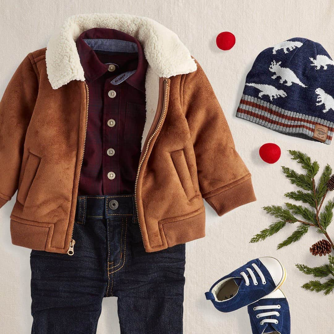 オシュコシュさんのインスタグラム写真 - (オシュコシュInstagram)「A little softer, a little warmer – each #babybgosh piece is made with a little more love. 😊 Tag someone with a new Baby B’gosh in the family this year! #warmwishes #timeless #tiny」12月7日 11時20分 - oshkoshkids