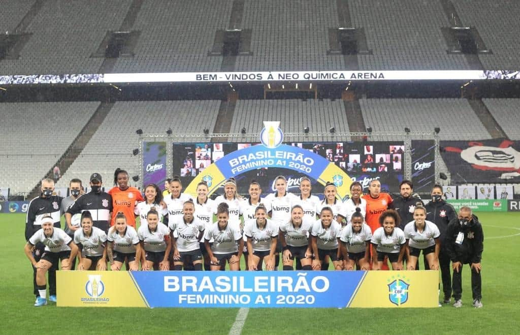 コリンチャンスさんのインスタグラム写真 - (コリンチャンスInstagram)「Aí vão algumas fotos do jogo que o garantiu o título do Coringão!!! ⚫⚪⠀ ⠀ 📸 Rodrigo Coca/Ag. Corinthians⠀ ⠀ #RespeitaAsMinas⠀ #VaiCorinthians」12月7日 11時20分 - corinthians