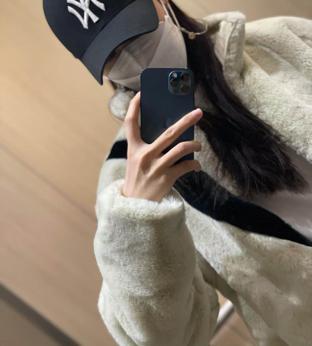 チョン・ウンジのインスタグラム：「완연히겨울인갑소 춥소 두끕게입고 다들 마스크하시소」