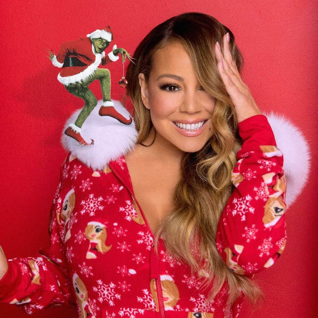 マライア・キャリーのインスタグラム：「Throwing some tinsel on this challenge and presenting you #CarreyOnCarey 😄  @kerrywashington @reesewitherspoon @ryanseacrest」
