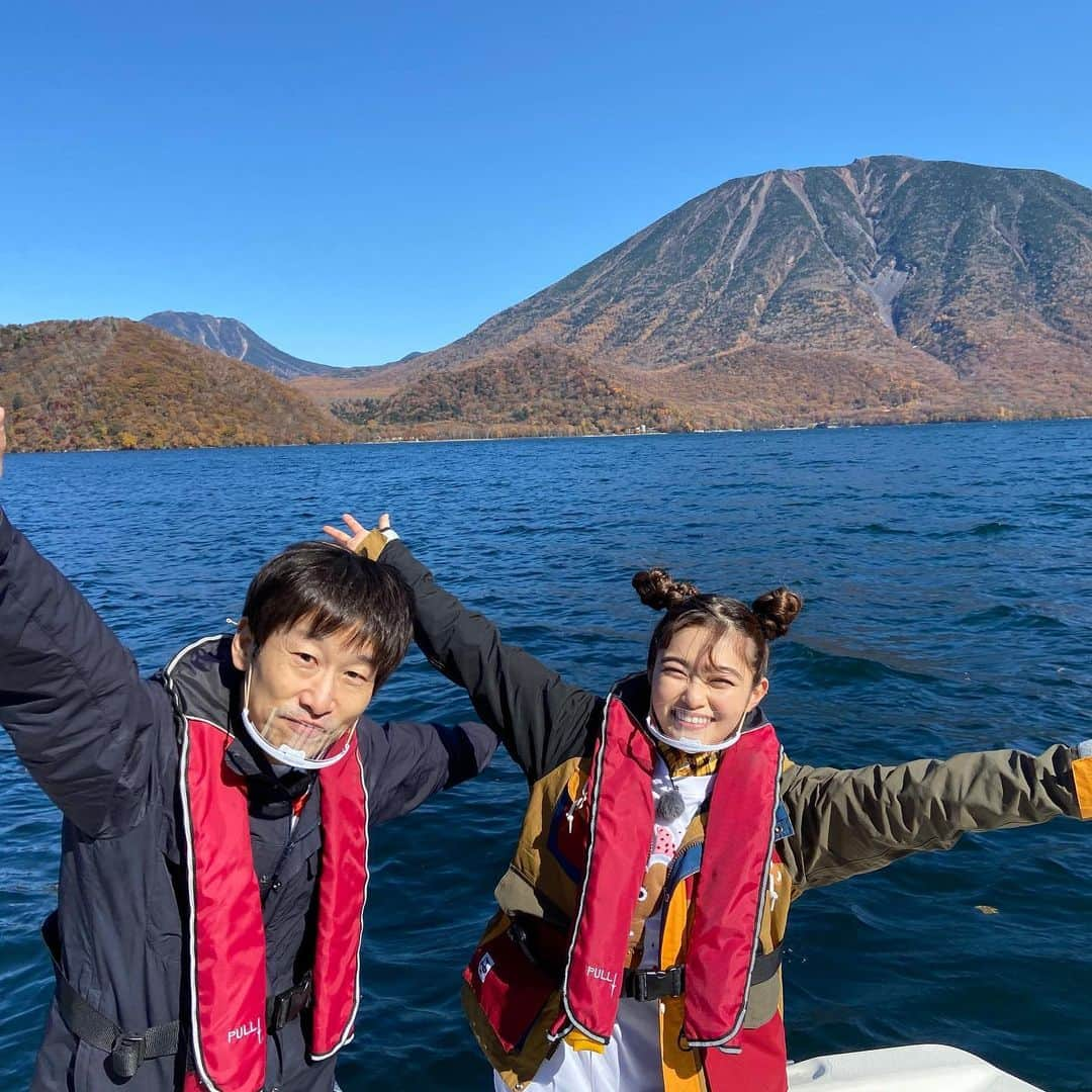 井上咲楽さんのインスタグラム写真 - (井上咲楽Instagram)「. 📺所JAPAN  日光で気象の異変を調べてきました！ 天気の熱中先生・芦原先生とスタジオも行ってます。地元栃木の紅葉とっても綺麗でした🍁 是非見てください！ ⏰22時〜 🌍フジテレビ」12月7日 11時49分 - bling2sakura