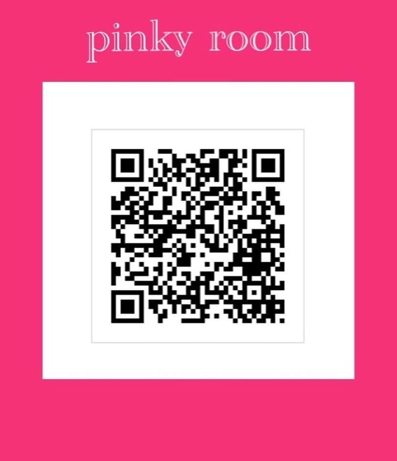 中村かなさんのインスタグラム写真 - (中村かなInstagram)「自画自賛の🤣 かわいいすぎる クリスマスコーナーが完成🎄💖 ・ 午前〜夕方までの日差しもとってもキレイだし 夜もキラキラデコレーションがかわいいので 冬の @pinky_room_nagoya は1日中オススメ🤣💖🎄✨ ・ レンタルのサンタコスもたくさんあるよ❤️ ご予約は私にDMでも @pinky_room_nagoya にDM.mail.LINE@でもOK💖 ・ ・ ・ ・ ・ #pinkyroom #ピンキールーム #ピンク好きな人と繋がりたい  #ピンクの世界 #princessroom  #pinkroom #プリンセスルーム #ピンクルーム #ポートレートモデル  #ポトレモデル  #コスプレ #コスプレイヤー  #コスプレ女子  #レイヤーさんと繋がりたい  #コスプレ撮影  #クリスマス #レンタルスタジオ名古屋  #模特  #かな企画撮影会  #キリトリセカイ #日常を紡いでく  #キリトリ世界  #season_girls_collection  #撮影会　#名古屋撮影会  #portrait_ig #jp_portrait_club  #tokai_camera_club  #indies_gram #good_portraits_」12月7日 12時14分 - k777pime