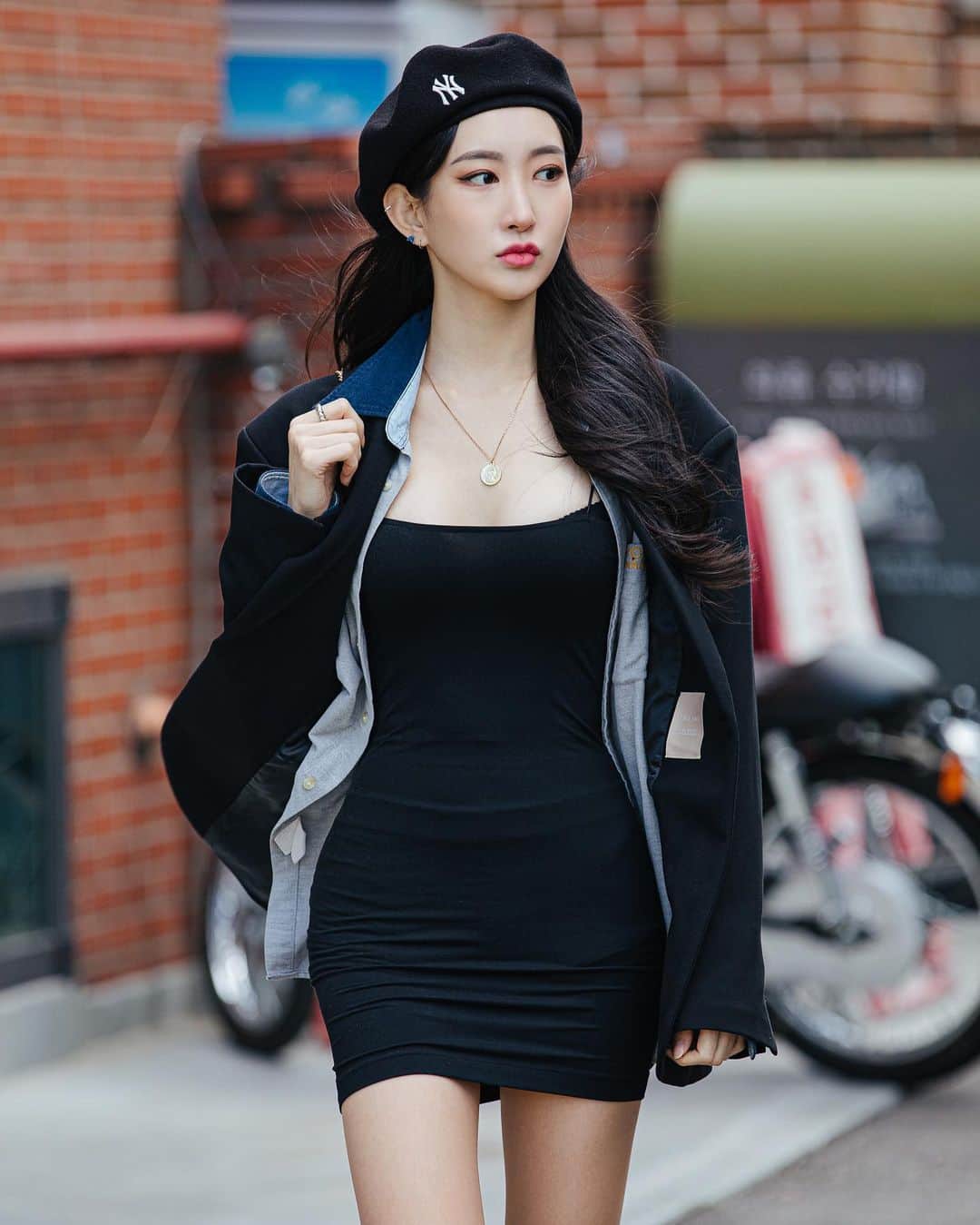 가로수길 , Seoulのインスタグラム：「Street @yoolohaa 🔥 모델 윤지연님」