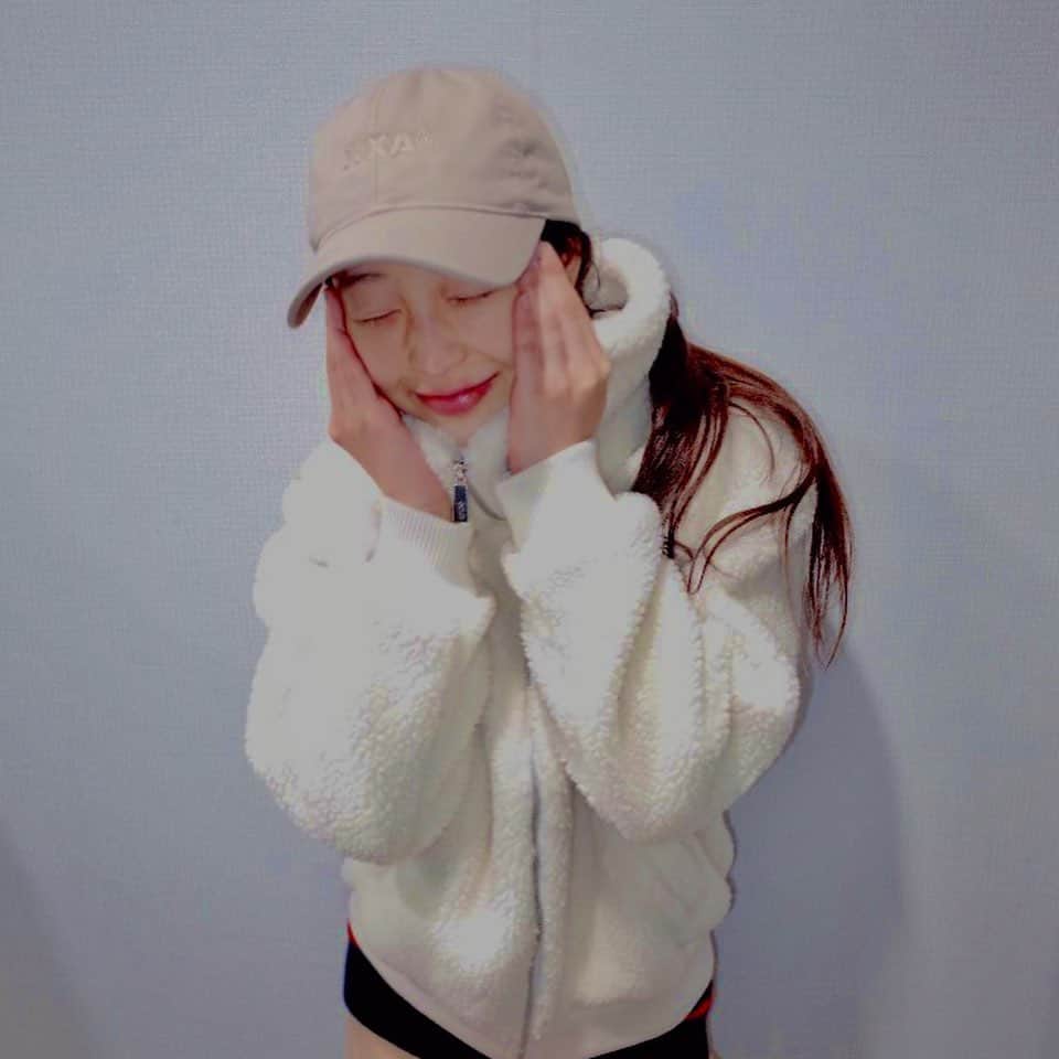 ヘリンのインスタグラム：「Natural 🥴👻 @sj_hooon 모자 잘 쓰께욥!ㅎ #xxa」