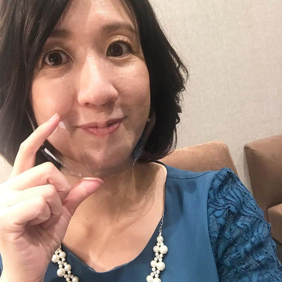 三隅有里子さんのインスタグラム写真 - (三隅有里子Instagram)「* 新型コロナウイルス感染防止のため 司会の仕事で初めてのマウスシールド👄 思っていたより目立たず、軽くて快適でした！  #音楽の力で世界をつなぐ群響演奏会 #群馬交響楽団 #群響  #ベトナム国立交響楽団 #ベトナム #vietnam #司会  #音楽 #music #🎻 #群馬 #gunma  #群馬テレビ #群テレ #gtv #アナウンサー #局アナ #局アナの仕事 #地方局で働くということ #新型コロナに負けない #マウスシールド #👄」12月7日 23時21分 - misumi_gtv