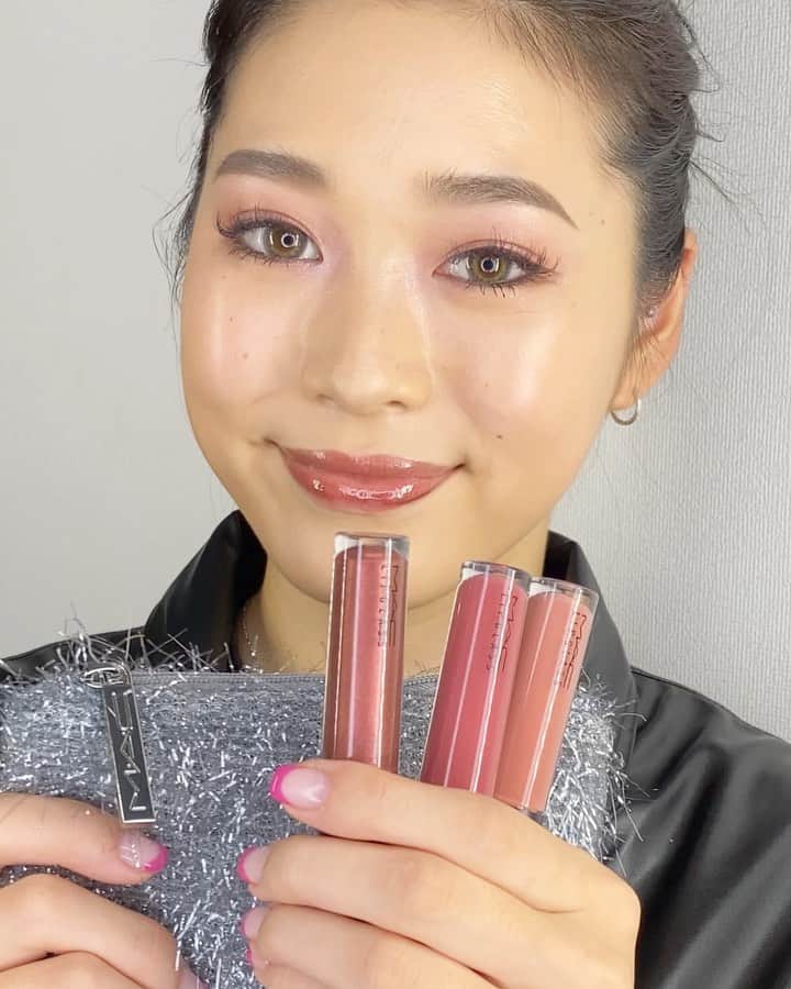 M∙A∙C Cosmetics Japanのインスタグラム：「落ち着いたトーンが揃ったニュートラルカラーのミニサイズリップグロスキット💕 心躍る季節は、唇に潤いと繊細な輝きを添えて✨ ㅤ ■ファイヤーワークト ライク ア チャーム ミニリップガラス キット/ニュートラル﻿﻿ (税込6,600円) ﻿ㅤ #MACFrostedFirework #MACクリスマスコフレ2020#MACHoliday #MACCosmeticsJapan #MACCosmetics #MAC #MACコスメ #マックコスメ #メイクプロセス#メイク好き#コスメマニア#デパコス#MACリップ#リップ#リップメイク#リップグロス#リップケア#ボリューム#ぷっくり#リップマニア#リップ好き#ツヤ#血色感#血色メイク」
