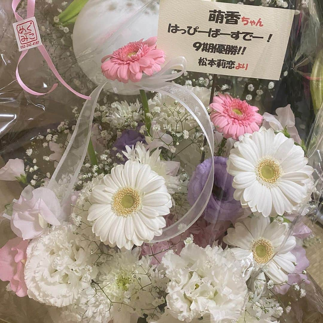 伊咲萌香さんのインスタグラム写真 - (伊咲萌香Instagram)「﻿ アイドルになってからもっとお花だいすきになった💐﻿ 一生枯れないでほしい~~﻿ たとえ枯れても思い出は永遠だけどネ（ ; ; ）﻿ ﻿ ﻿ #osu#birthday#white#21th」12月7日 22時04分 - isakimoeka