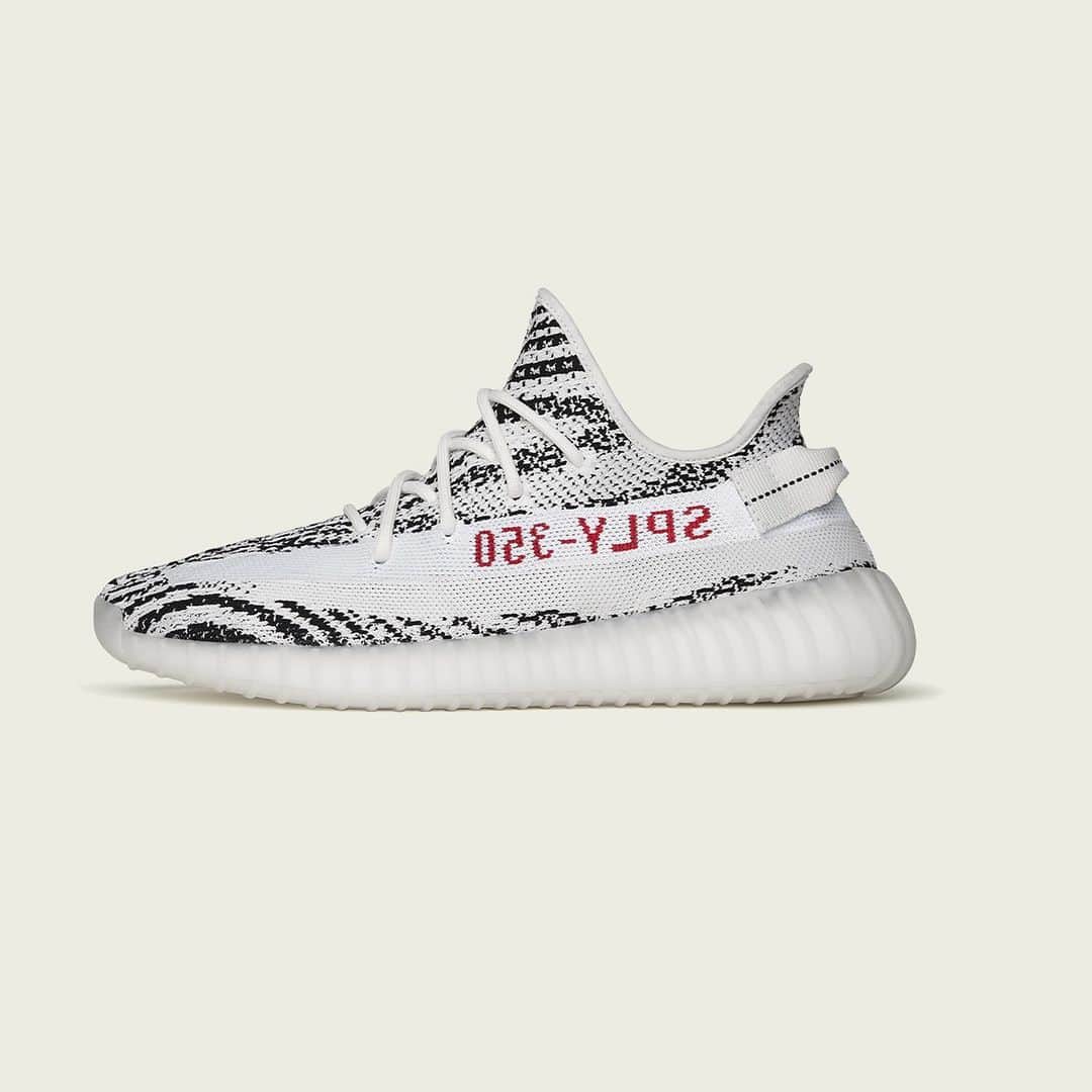 adidas Originalsさんのインスタグラム写真 - (adidas OriginalsInstagram)「YEEZY BOOST 350 V2 WHITE/ CORE BLACK/ RED. AVAILABLE DECEMBER 10 EXCLUSIVELY IN EUROPE AND LATIN AMERICA AT ADIDAS.COM/YEEZY AND ON THE ADIDAS APP IN SELECT COUNTRIES.​」12月7日 22時00分 - adidasoriginals