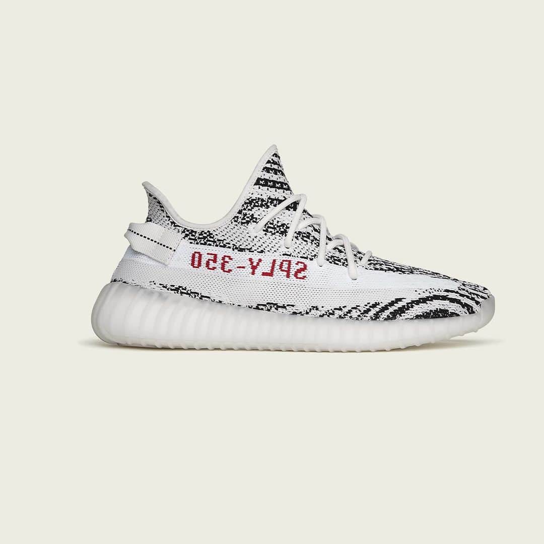 adidas Originalsのインスタグラム：「YEEZY BOOST 350 V2 WHITE/ CORE BLACK/ RED. AVAILABLE DECEMBER 10 EXCLUSIVELY IN EUROPE AND LATIN AMERICA AT ADIDAS.COM/YEEZY AND ON THE ADIDAS APP IN SELECT COUNTRIES.​」