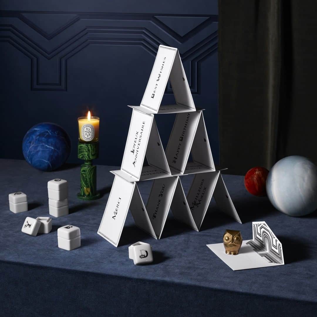 のインスタグラム：「Quest for the quintessential. From precious stocking stuffers to presents of exception, it’s that time of the year again…when only perfection will do.  #diptyqueparis #diptyquedecoration #giftideas」