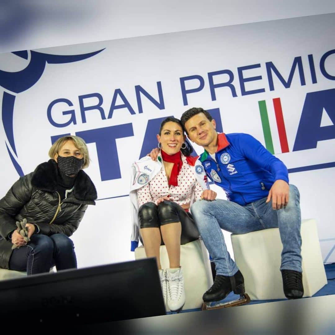 シャルレーヌ・ギニャールさんのインスタグラム写真 - (シャルレーヌ・ギニャールInstagram)「Terza tappa del Gran Premio Italia 🤩 È stata davvero una bella sensazione poter tornare sul ghiaccio ... 🥰🥰🥰 Grazie @federazione_sport_ghiaccio per permetterci di gareggiare in questa stagione molto particolare  e @fiammeazzurreofficial per essere sempre al nostro fianco! 📸 @diebarbieri3 fantastici scatti 😍  #fisg4passion #icedance #granpremioitalia #trento #sohappy #rhythmdance #grease #conisocial #coni #fiammeazzurre #figureskating #italiateam🇮🇹」12月7日 22時01分 - charleneguignard