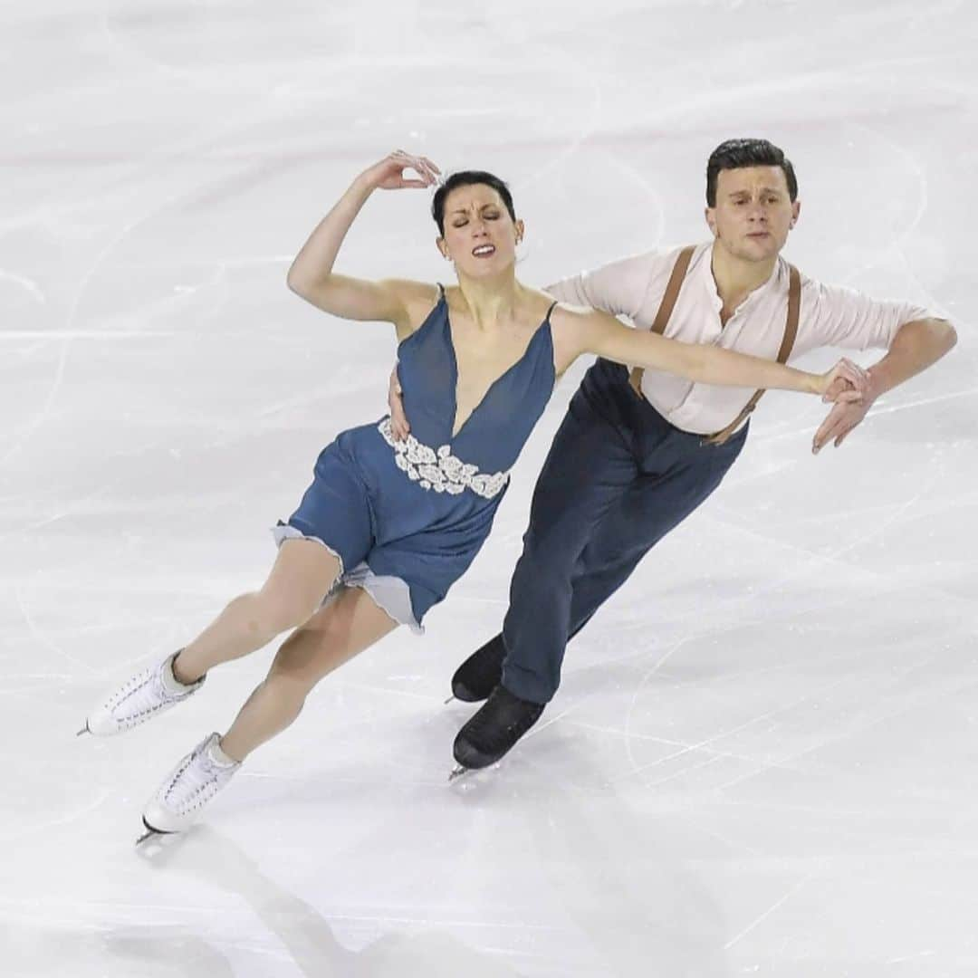 シャルレーヌ・ギニャールのインスタグラム：「It was so emotional to perform our new free dance ... 😍 📸 @diebarbieri3  #fisg4passion #icedance #granpremioitalia #trento #emotions #freedance #conisocial #coni #fiammeazzurre #figureskating #italiateam🇮🇹」