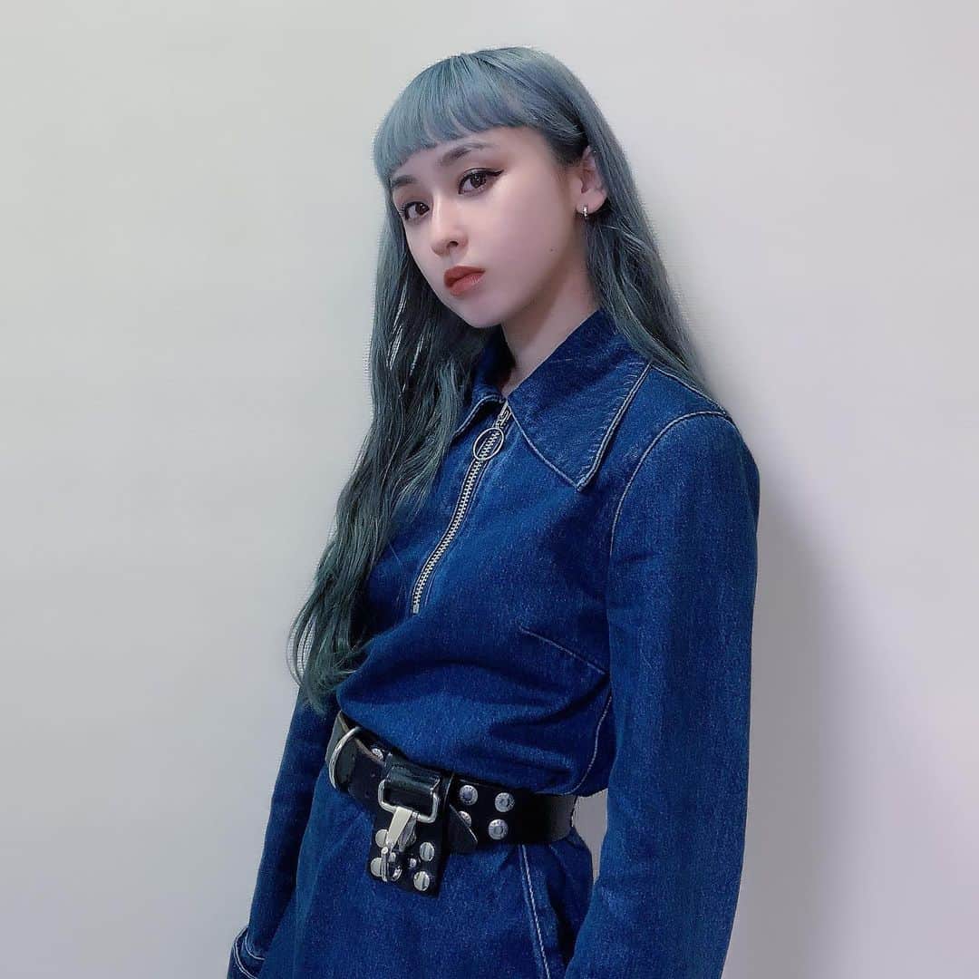 aoiのインスタグラム：「5回目の #レーザートーニング レポ📝@sbeautyclinic #エスビューティークリニック で @dr.y.yumi 先生のもと施術していただいています！  前回より少し間空いて施術してもらって気づいたんだけど、照射直後からめちゃくちゃ肌つるっつるになるんだよね…🥺肌質改善にもすごい良いと思う！ 自分の顔毎日見てるとあんま気づかないけど、ちらほらシミも薄くなってきてるって言われました！嬉しい！  #医療痩身 #アンチエイジング」