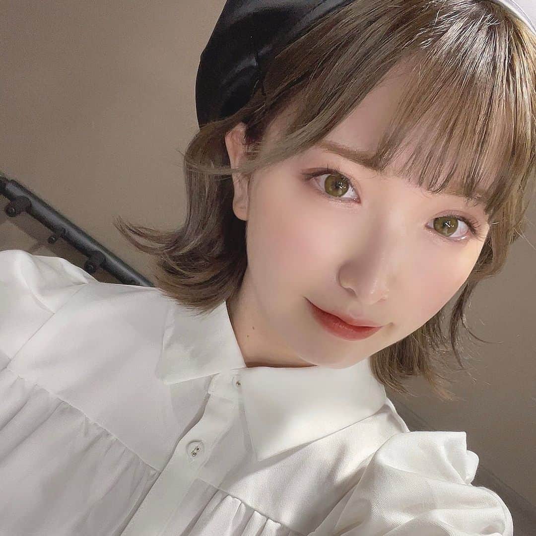 のインスタグラム：「東京中央美容外科名古屋栄院（@tcb_nagoyasakae） でハイフの施術をしていただいてから4週間経ちました！！効果が現れるのが2.3週間後と言われていたのでまさに今自分でも効果を実感してます✨ 今までエステサロンで小顔マッサージとか、小顔矯正とかを受けたことがありますがやっぱり医療の力はすごい！！！  ハイフとは超音波を当ててリフトアップする施術です🙋‍♀️ 木村先生（ @tcb_kimura ）ありがとうございました！！　 #リフトアップならtcb東京中央美容外科  #美容整形ならtcb東京中央美容外科  #東京中央美容外科 #美容外科 #名古屋栄 #東京中央美容外科名古屋栄院  #木村尚大 院長 #ハイフ #HIFU #ソノクイーン #リフトアップ #PR」