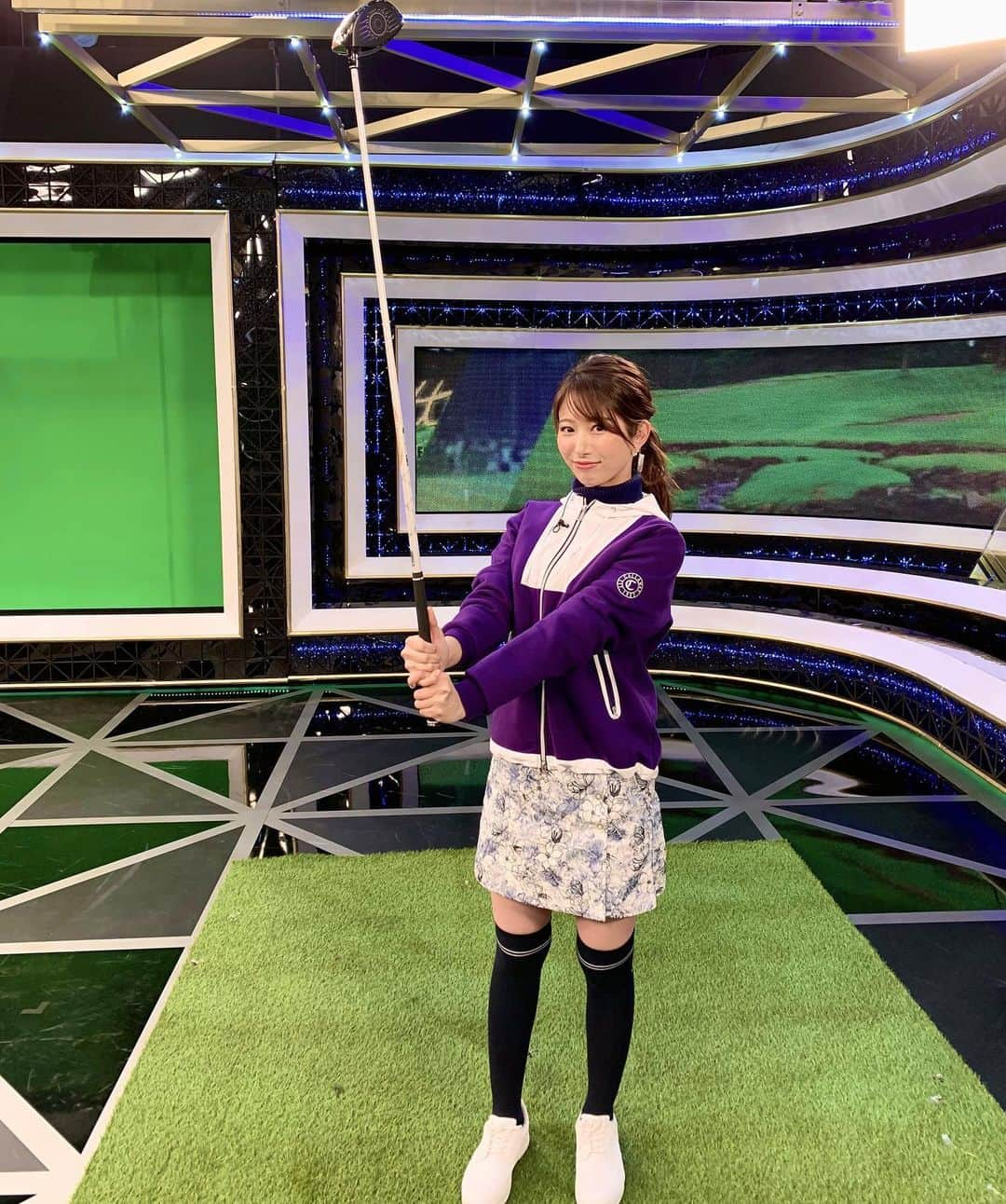 海老原優香さんのインスタグラム写真 - (海老原優香Instagram)「🏌️‍♀️✨ 今夜もattest!  #月曜24時はBSフジattest! #JTカップ#チャンキム#選手 #佐藤信人#プロ #ゴルフ女子#ゴルフ女子コーデ  #海老原TV#ゴルフ」12月7日 22時25分 - ebioffi