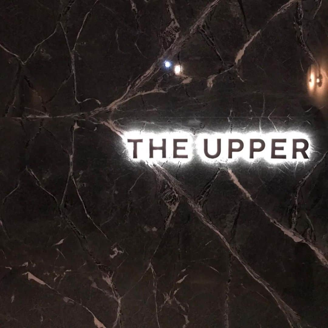 野沢和香さんのインスタグラム写真 - (野沢和香Instagram)「丸の内にnew openのレストラン @theuppertokyo にお招きいただいて🙏行ってきました🐕♪ 珍しい食材のお料理と、美味しい🍷を堪能しました✨  光ふりそそぐテラスがとても素敵で、またお昼も行ってみたい☀️☺️」12月7日 22時27分 - wakanozawa