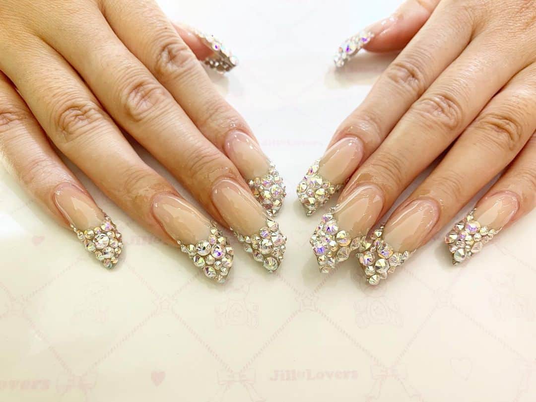 mamijinguのインスタグラム：「さっそく人気💄  #jillandlovers #nail #nailart #paragel #gelneil#gel #ネイル #ネイルアート #me #look #love #かわいい」