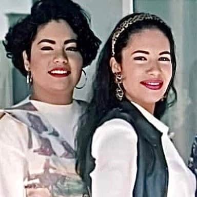 E! Onlineさんのインスタグラム写真 - (E! OnlineInstagram)「After #Netflix's #Selena: The Series debuted, it became an overnight success, but not without mixed reviews. The late Selena Quintanilla-Pérez's sister Suzette shared her thoughts about the show- at the link in our bio. (📷: Instagram)」12月7日 22時46分 - enews