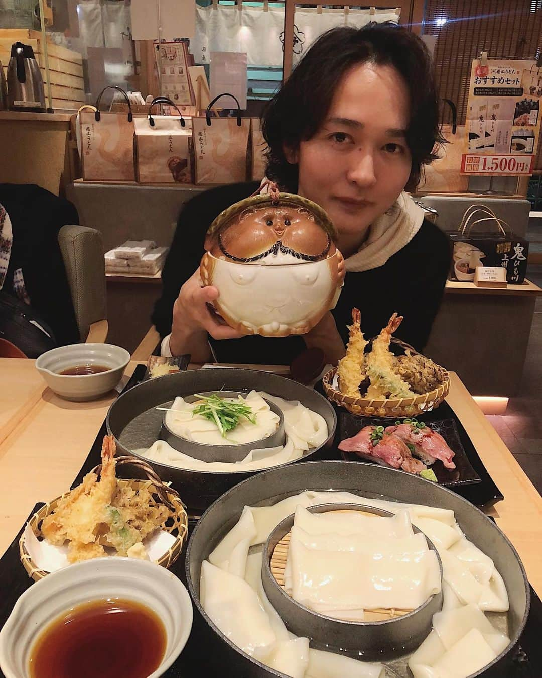 natsuoさんのインスタグラム写真 - (natsuoInstagram)「銀座　花山うどん 鬼ひも川うどん食べてきました！ うどんはもちろんめちゃくちゃ美味しかったんですが、このたぬきさんの表情が🤣🤣🤣 シュールで可愛すぎた🤣🤣🤣 オススメのうどんやさんです！  #銀座 #銀座グルメ #花山うどん #花山うどん銀座店  #東京グルメ #グルメ好きな人と繋がりたい #グルメスタグラム #美味しいものは正義」12月7日 22時50分 - akimotonatsuo