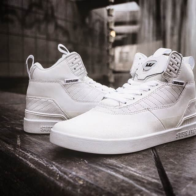 SUPRA TOKYOのインスタグラム：「. 【PENNY PRO】  -WHITE WHITE-  IN STORE & ONLINE  #suprafootweartokyo #penny #harajuku #tokyo」