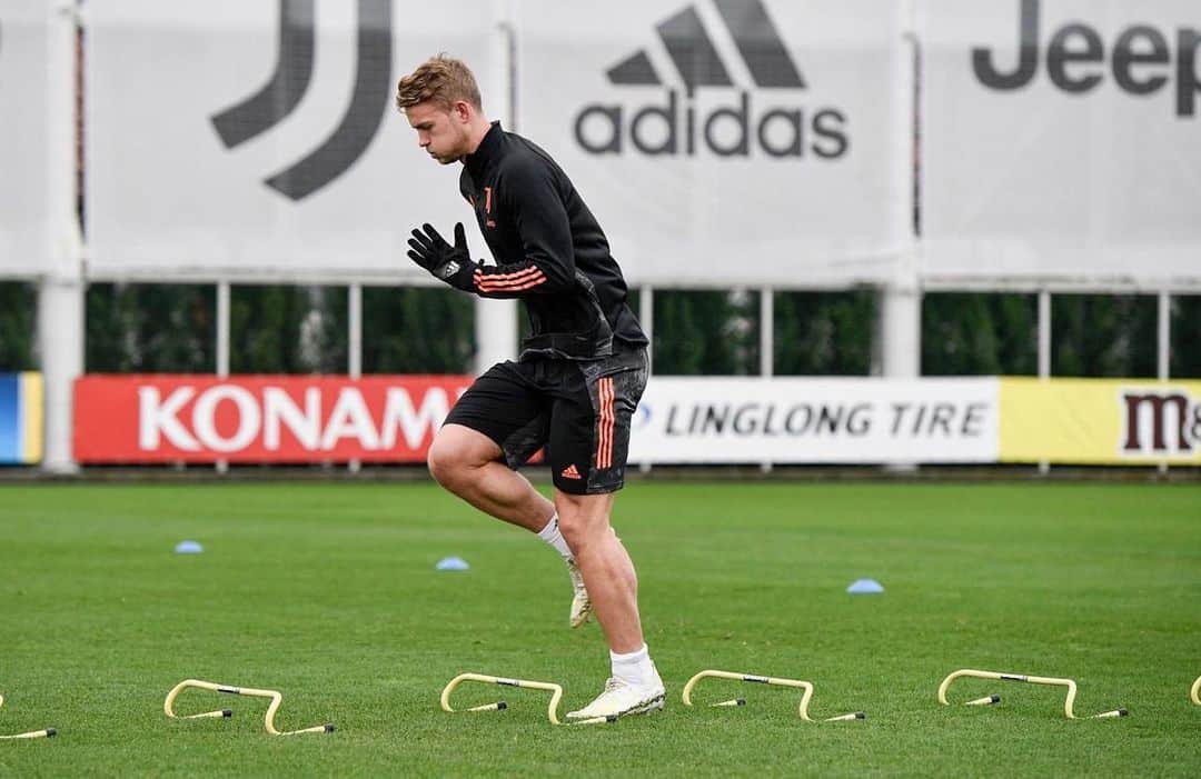 マタイス・デ・リフトのインスタグラム：「Getting ready for tomorrow! 👀💪🏻 #BarçaJuve #JuveUCL」