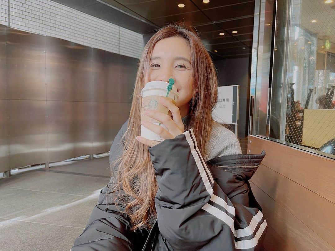 Beverlyさんのインスタグラム写真 - (BeverlyInstagram)「Happiness in a cup of coffee. 💖」12月7日 14時43分 - beverly_official_