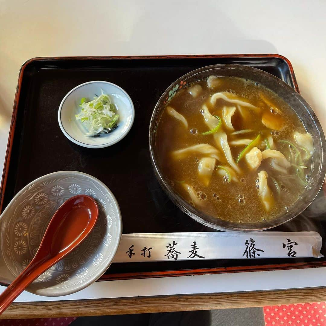 柴崎貴広さんのインスタグラム写真 - (柴崎貴広Instagram)「2.手打蕎麦 篠宮  カレーうどん  蕎麦やうどんは毎日手打ちしてるそうです。  平打ち太麺のうどんはコシとのど越しが最高でした！ カレーのつゆも美味しくて、追いご飯もいきたかったけど、今回は我慢しましたが絶対美味しいはず！🍚   #手打蕎麦篠宮  #稲城市  #稲城をめぐるカレースタンプラリー2020   #カレー  #カレーうどん」12月7日 14時56分 - shibasaki26